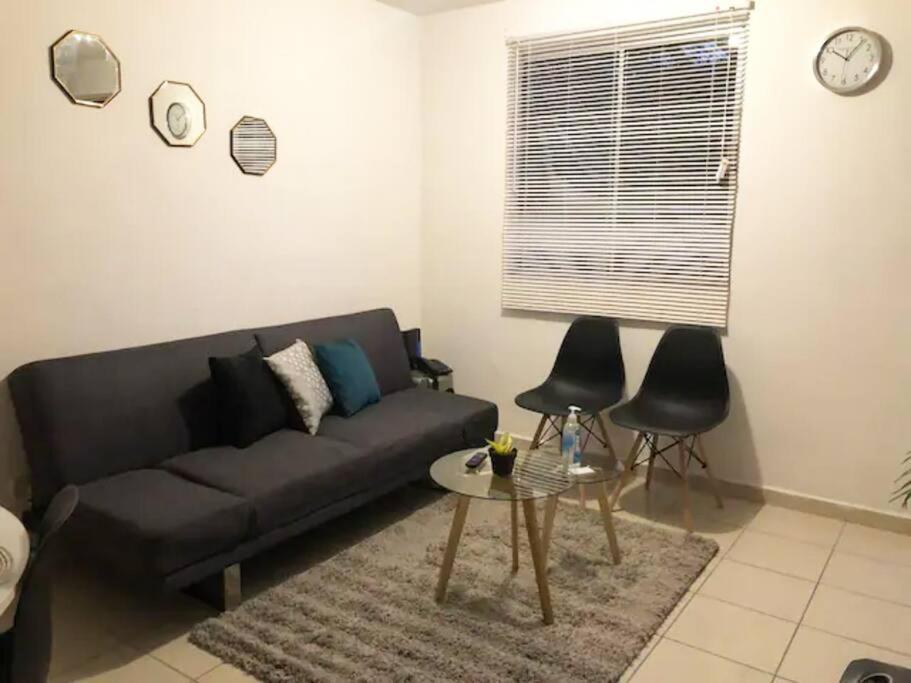Comfortable And Private House 2 Bedrooms Wifi Parking Freeモンテレー エクステリア 写真