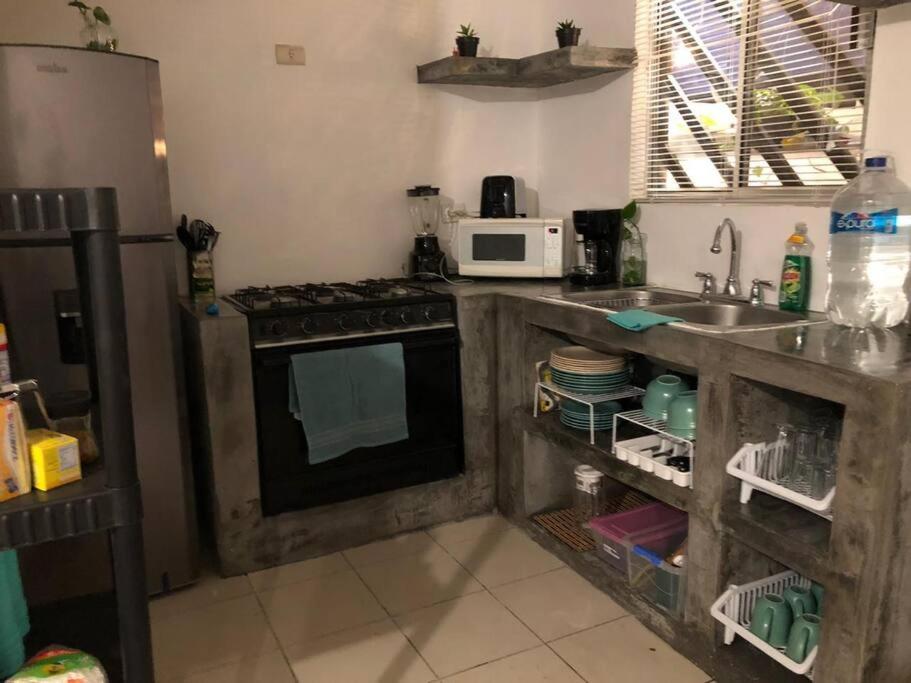 Comfortable And Private House 2 Bedrooms Wifi Parking Freeモンテレー エクステリア 写真