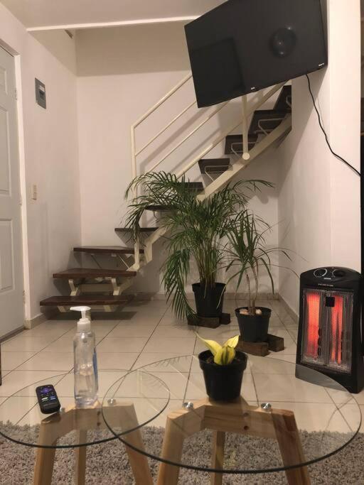 Comfortable And Private House 2 Bedrooms Wifi Parking Freeモンテレー エクステリア 写真