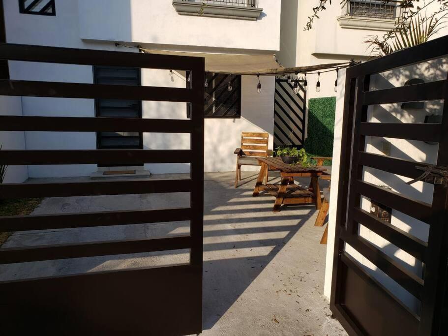 Comfortable And Private House 2 Bedrooms Wifi Parking Freeモンテレー エクステリア 写真