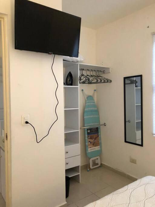Comfortable And Private House 2 Bedrooms Wifi Parking Freeモンテレー エクステリア 写真